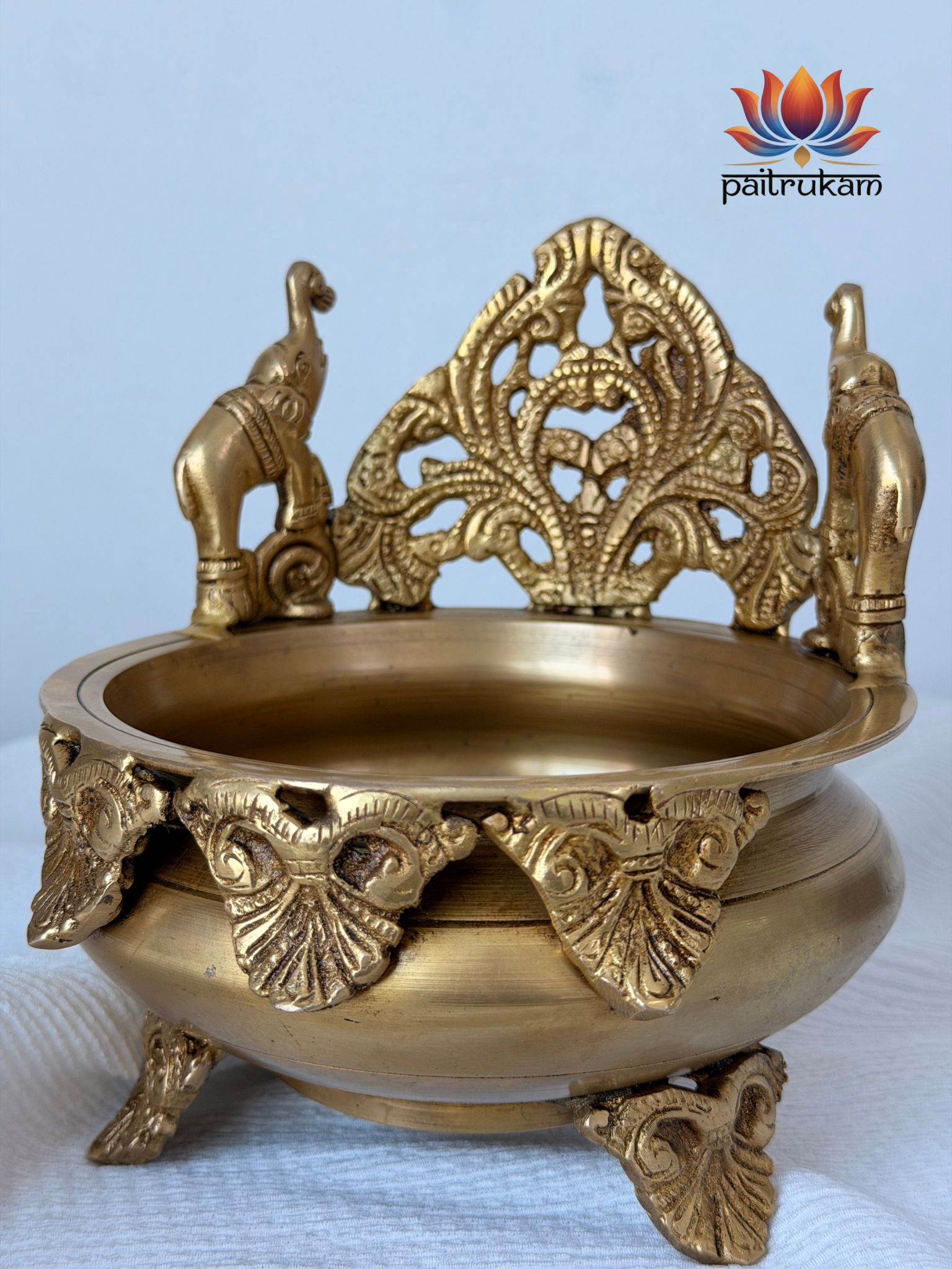 Uruli with Elephant Carving